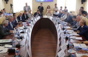 Власти Крыма предложили бизнесменам из Словакии инвестировать в туризм, фрукты и виноделие