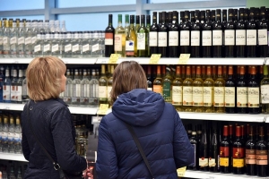 Минздрав завершил разработку законопроекта о продаже крепкого алкоголя с 21 года
