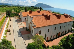 &laquo;Chateau Cotes de Saint Daniel&raquo; - частная винодельня на Южном Берегу Крыма