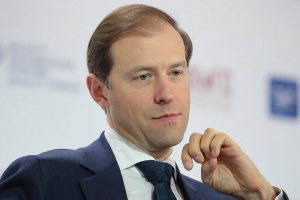 Мантуров рассчитывает, что интернет-продажи алкоголя разрешат в 2020 году