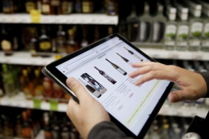 Продажи спиртного в интернете могут стартовать уже в следующем году