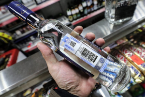 Каждая пятая бутылка крепкого алкоголя в России является нелегальной