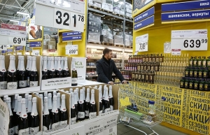 Минпромторг предложил увеличить стоимость лицензии на алкоголь для торговых сетей